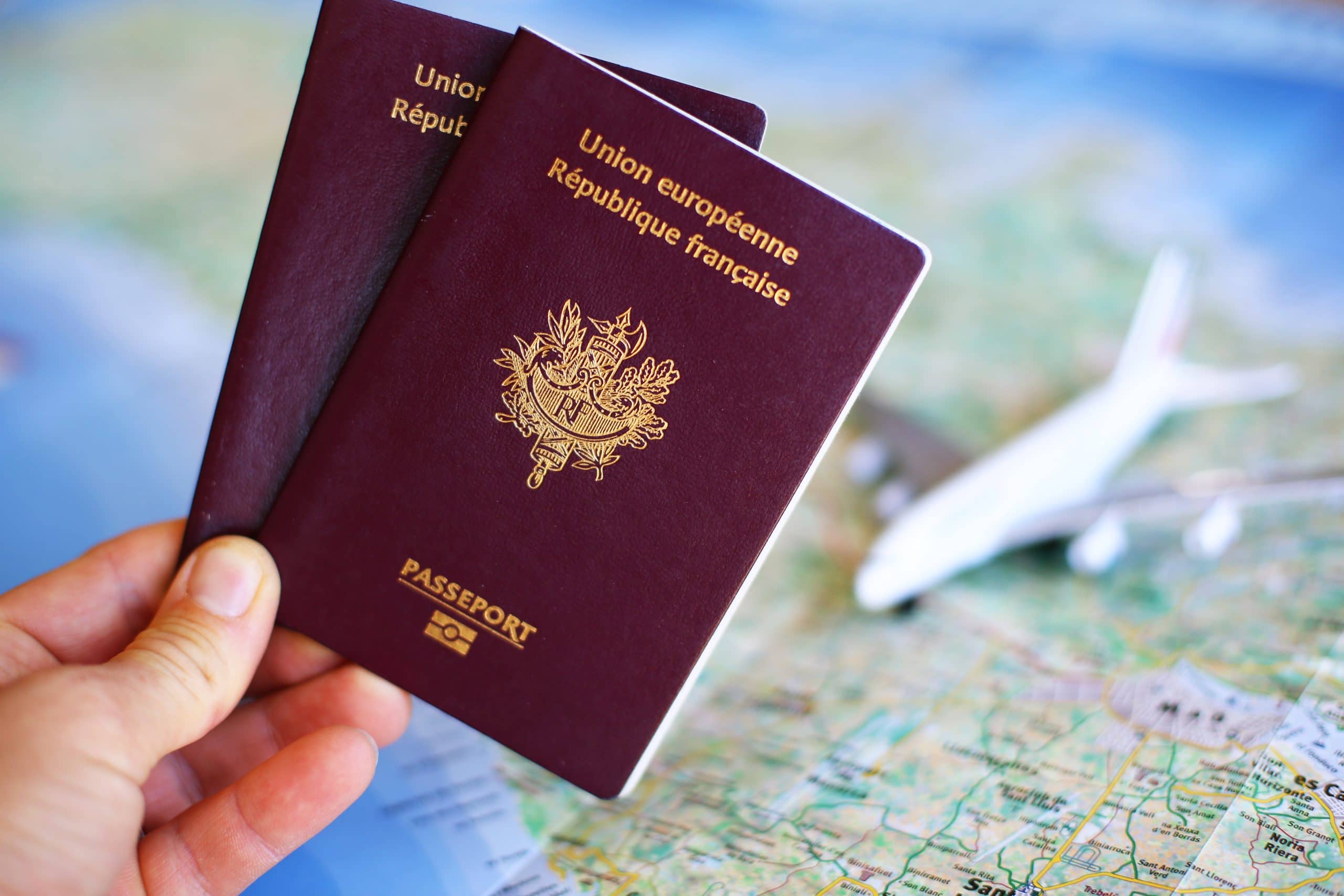 Passeport électronique ou biométrique